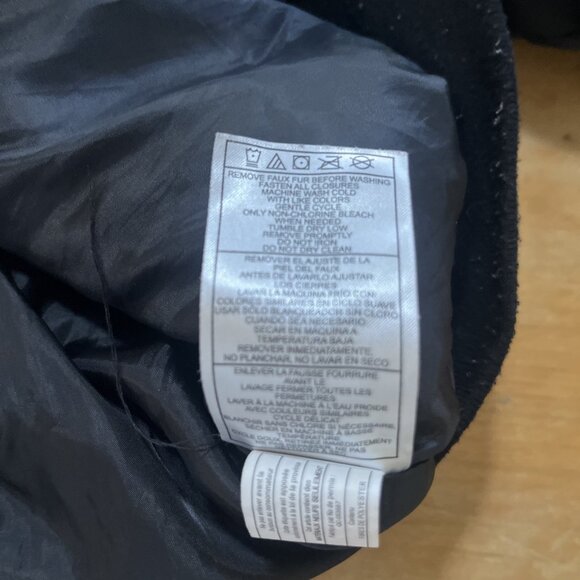 Y2K Bebe size S/P black cropped puffer jacket missing fur Rhinestone logo - Picture 14 of 15